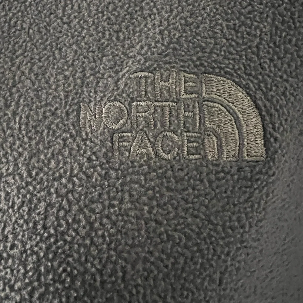 The North Face Men's Black Zip-Up Sweater.Sz/M